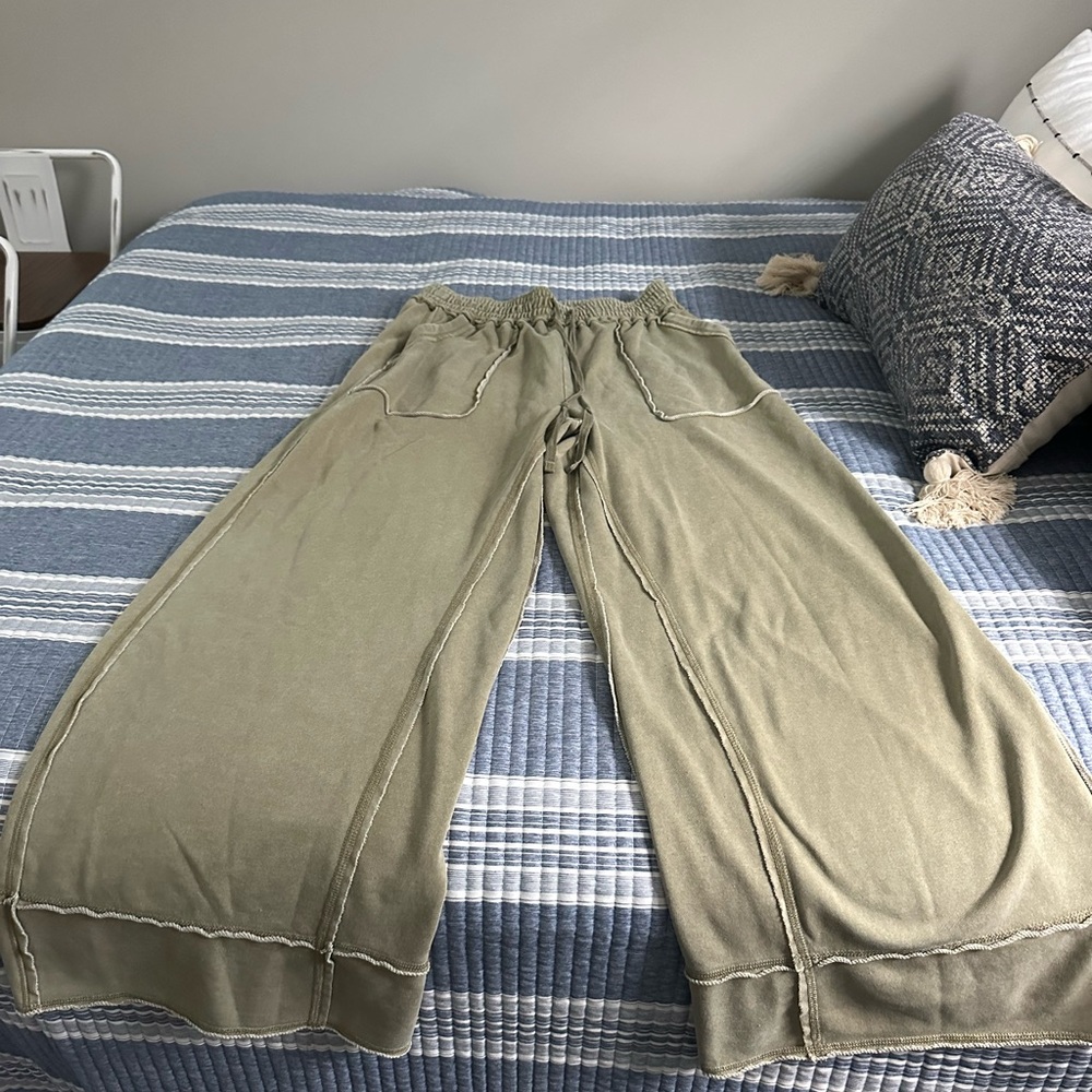 Size small Daily Practice set from Anthropologie. Worn twice.